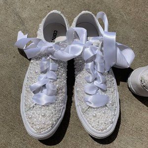 Beautiful Pearl White Converse